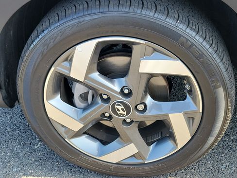 Certified 2025 Hyundai Venue Limited FWD image 7