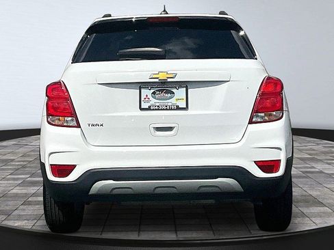 Used 2022 Chevrolet Trax LT w/ LT Convenience Package image 4