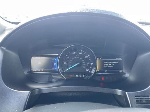 Used 2019 Ford Explorer XLT w/ Equipment Group 202A FWD image 11