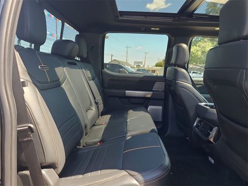 Used 2024 Ford F250 Platinum w/ FX4 Off-Road Package image 28