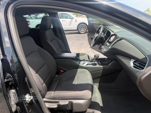 Used 2023 Chevrolet Malibu RS FWD image 10