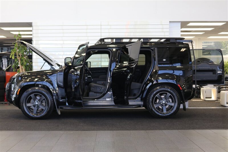 Used 2023 Land Rover Defender 110 S AWD/4WD image 10