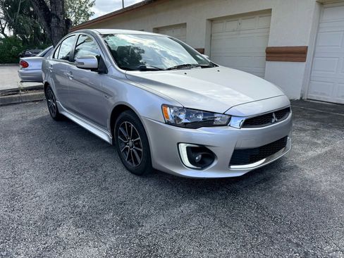 Used 2017 Mitsubishi Lancer ES image 2