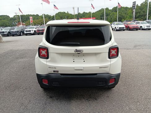 Used 2021 Jeep Renegade Sport AWD/4WD image 5