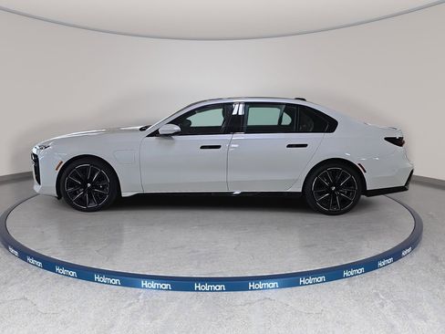 Used 2024 BMW 750e xDrive w/ Executive Package AWD/4WD image 3