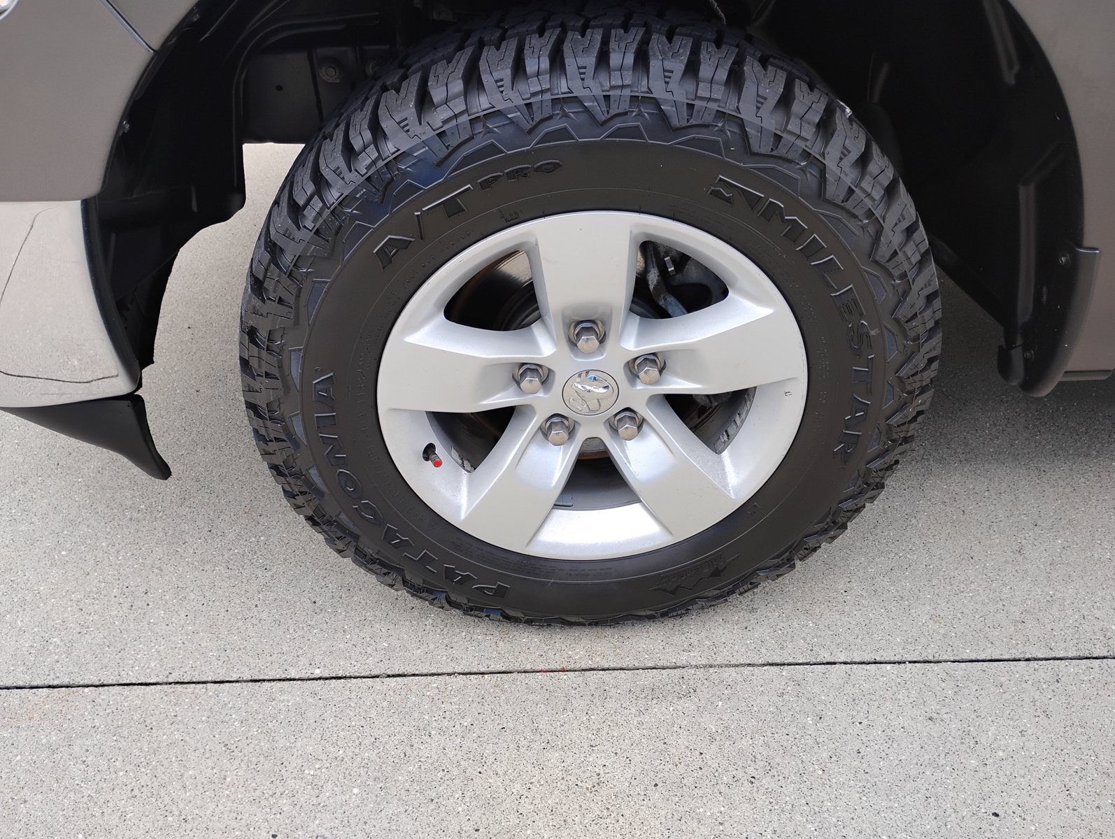 Used 2021 RAM 1500 Classic SLT AWD/4WD image 28