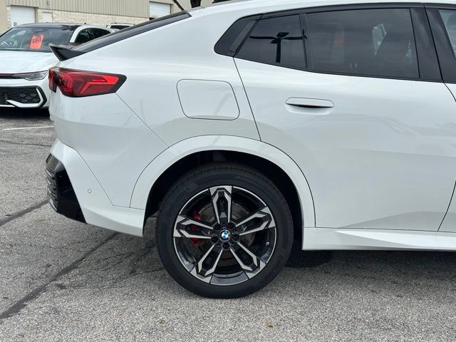 Certified 2026 BMW X2 xDrive28i w/ Technology Package AWD/4WD image 9