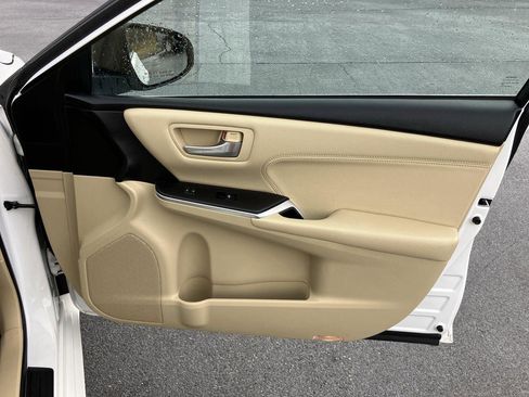 Used 2017 Toyota Camry XLE image 29