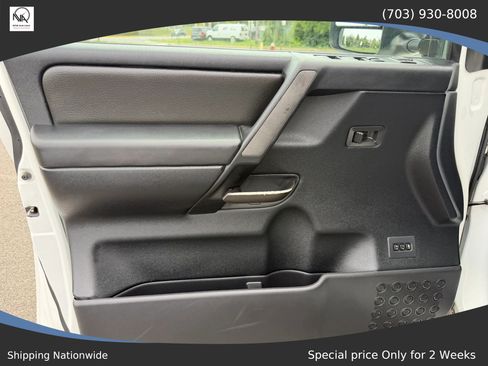Used 2011 Nissan Titan SL w/ SL Technology Pkg AWD/4WD image 10