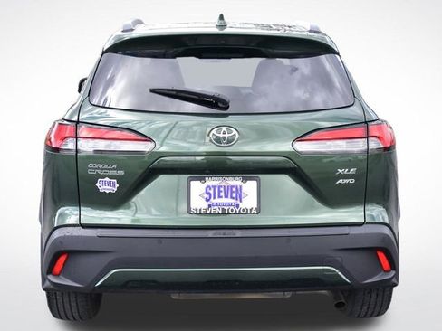 Used 2022 Toyota Corolla Cross XLE w/ Convenience Package image 8
