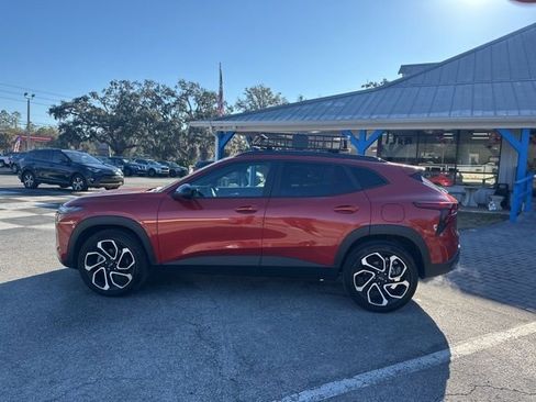 Used 2024 Chevrolet Trax RS w/ Driver Confidence Package image 2