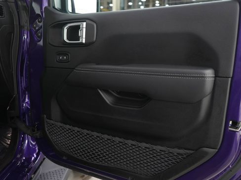 Used 2023 Jeep Wrangler Unlimited Sahara w/ Cold Weather Group image 9