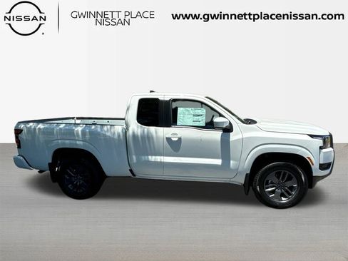 New 2025 Nissan Frontier SV image 4