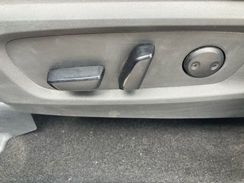 Used 2024 Nissan Pathfinder Platinum AWD/4WD image 9