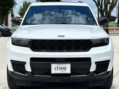 Used 2025 Jeep Grand Cherokee L Altitude RWD image 7