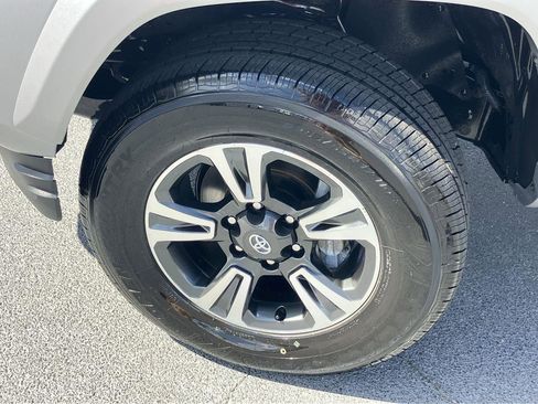 Used 2019 Toyota Tacoma SR5 image 9