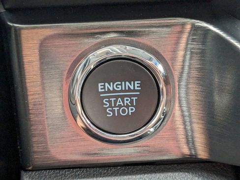 New 2024 Ford F250 Lariat w/ Lariat Ultimate Package image 31