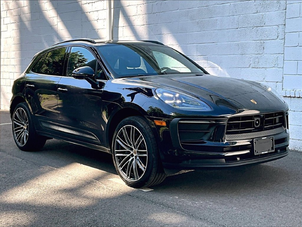 Certified 2026 Porsche Macan AWD/4WD image 7