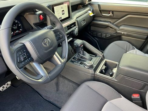 Used 2026 Toyota Tacoma TRD Sport AWD/4WD image 9