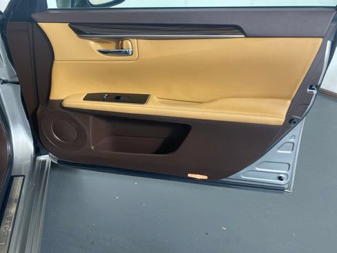 Used 2017 Lexus ES 350 FWD image 32