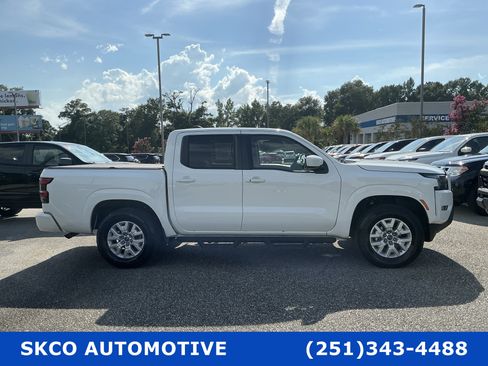 Used 2024 Nissan Frontier SV w/ SV Convenience Package AWD/4WD image 6