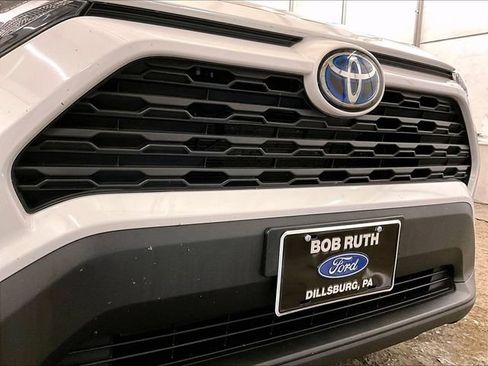 Used 2022 Toyota RAV4 XLE w/ XLE Grade Weather Package AWD/4WD image 29