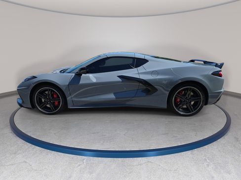 Used 2024 Chevrolet Corvette Stingray Preferred Cpe w/ Z51 Performance Package RWD image 8