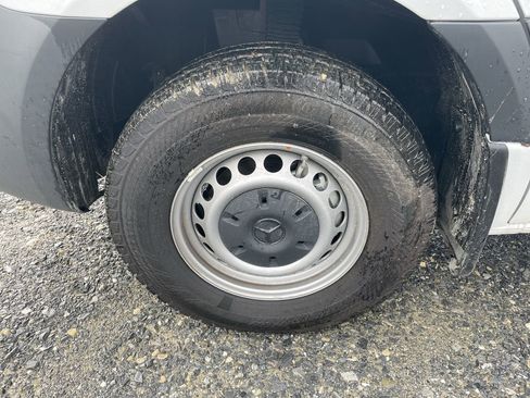 Used 2023 Mercedes-Benz Sprinter 3500 w/ Acoustic Package image 26