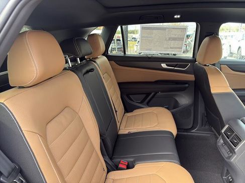New 2026 Volkswagen Atlas Cross Sport SEL R-Line AWD/4WD image 12