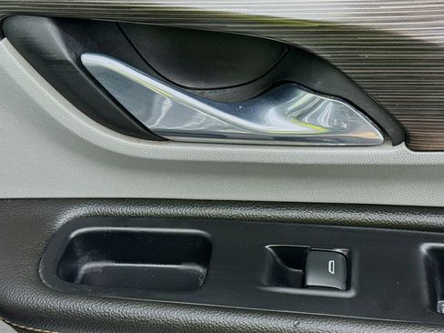 Used 2020 GMC Terrain SLT w/ Preferred Package image 30