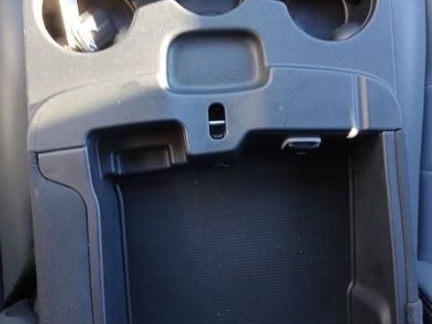 Used 2024 RAM 2500 Tradesman w/ Chrome Appearance Group image 39