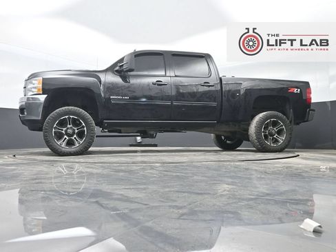 Used 2012 Chevrolet Silverado 2500 LTZ w/ Suspension Package, Off-Road AWD/4WD image 35