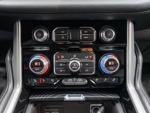 Used 2021 GMC Yukon Denali w/ Denali Ultimate Package image 30