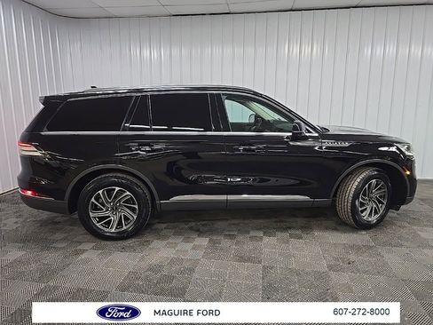 Used 2022 Lincoln Aviator AWD w/ Elements Package image 2