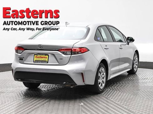 Used 2023 Toyota Corolla LE FWD image 5