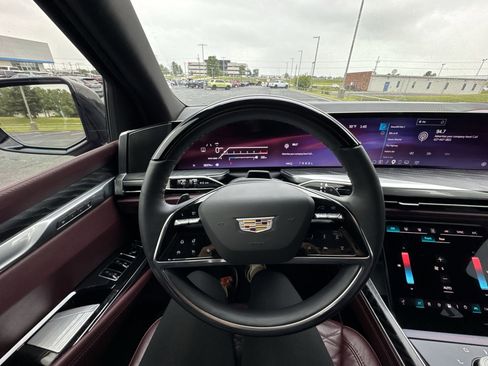 Certified 2026 Cadillac Escalade Sport w/ LPO, ONYX Package AWD/4WD image 14