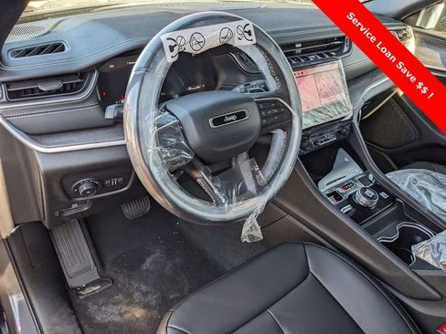 New 2025 Jeep Grand Cherokee Limited image 4