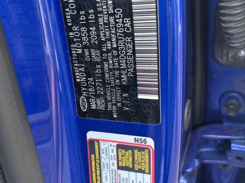 Used 2024 Hyundai Elantra SEL FWD image 17