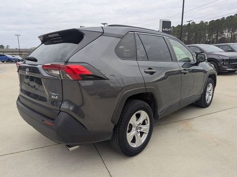Used 2019 Toyota RAV4 XLE w/ Convenience Package image 3