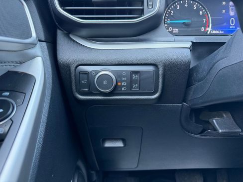 Used 2022 Ford Explorer XLT w/ Equipment Group 202A AWD/4WD image 27