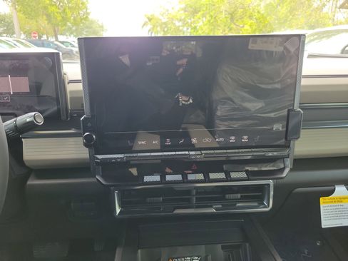 New 2026 GMC Hummer EV SUV AWD/4WD image 10