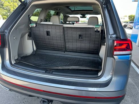 Used 2024 Volkswagen Atlas SE FWD image 16