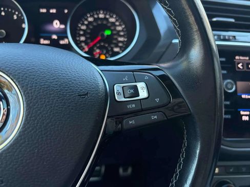 Used 2021 Volkswagen Tiguan SE R-Line w/ 3rd Row Seat Package image 23