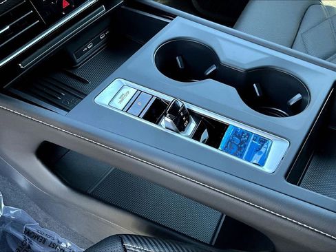 New 2026 Volkswagen Atlas Cross Sport SE image 18