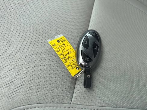 Used 2025 Hyundai Santa Cruz SEL FWD image 33