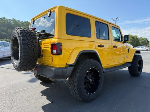 Used 2019 Jeep Wrangler Unlimited Sahara w/ Uconnect 4C Nav & Sound Group AWD/4WD image 5