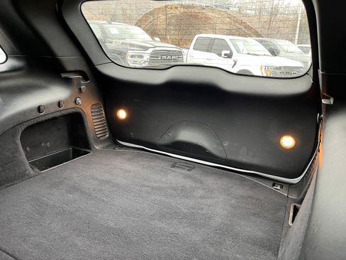 Used 2019 Jeep Grand Cherokee Laredo image 13