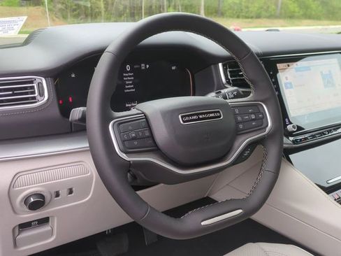 New 2026 Jeep Grand Wagoneer Limited AWD/4WD image 31