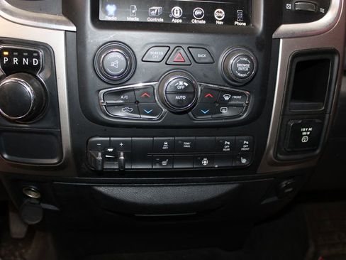 Used 2017 RAM 1500 Big Horn RWD image 29