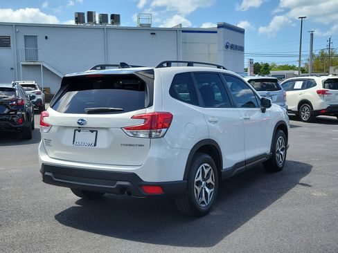 Used 2024 Subaru Forester Premium image 6